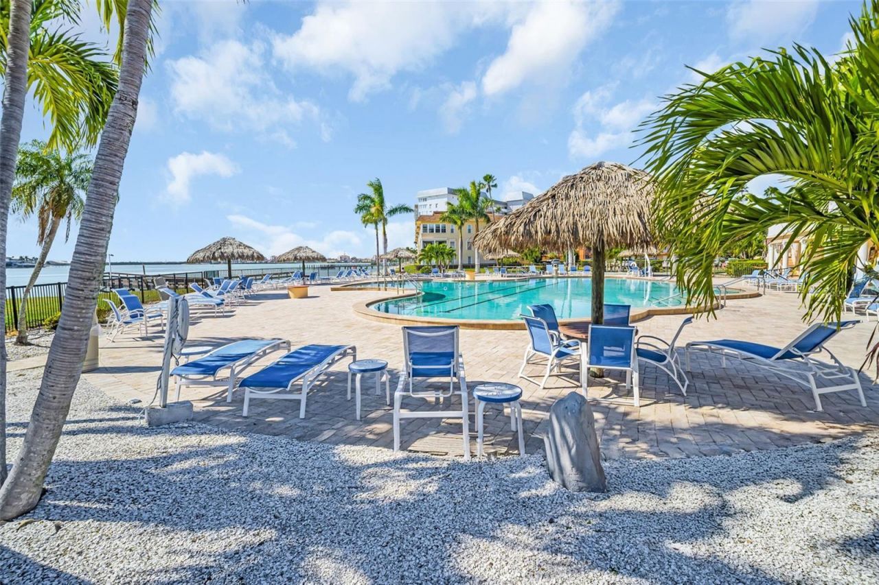 4900 Brittany Drive S, Unit 1405, Saint Petersburg, FL 33715 Photo