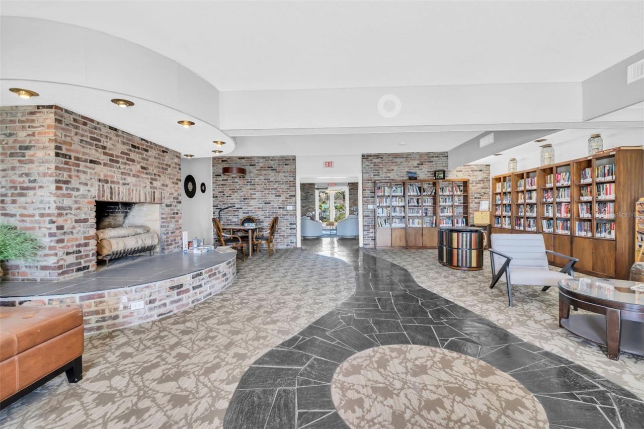 4900 Brittany Drive S, Unit 1405, Saint Petersburg, FL 33715 Photo