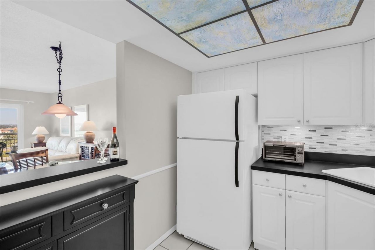 4900 Brittany Drive S, Unit 1405, Saint Petersburg, FL 33715 Photo