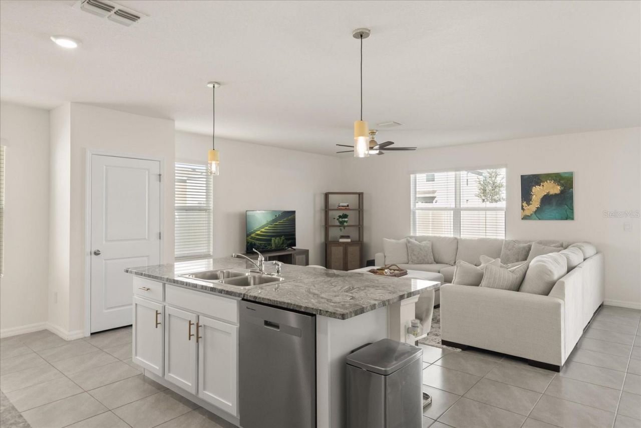 5640 Wandering Willow Drive, Wesley Chapel, FL 33545 Photo