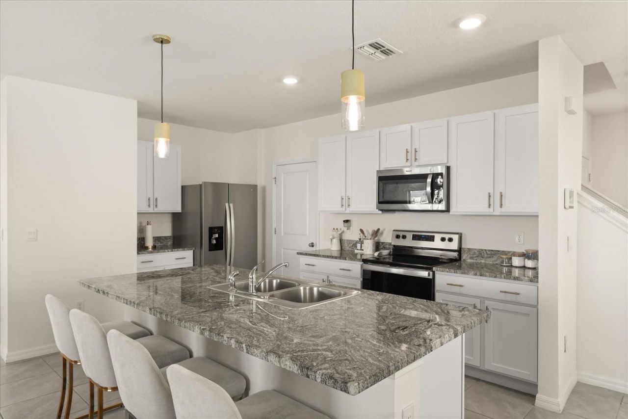 5640 Wandering Willow Drive, Wesley Chapel, FL 33545 Photo