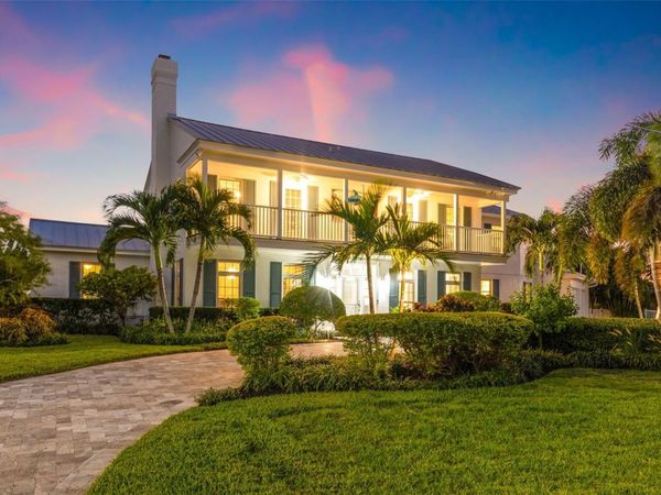 511 WINDWARD PASSAGE, CLEARWATER BEACH, FL 33767