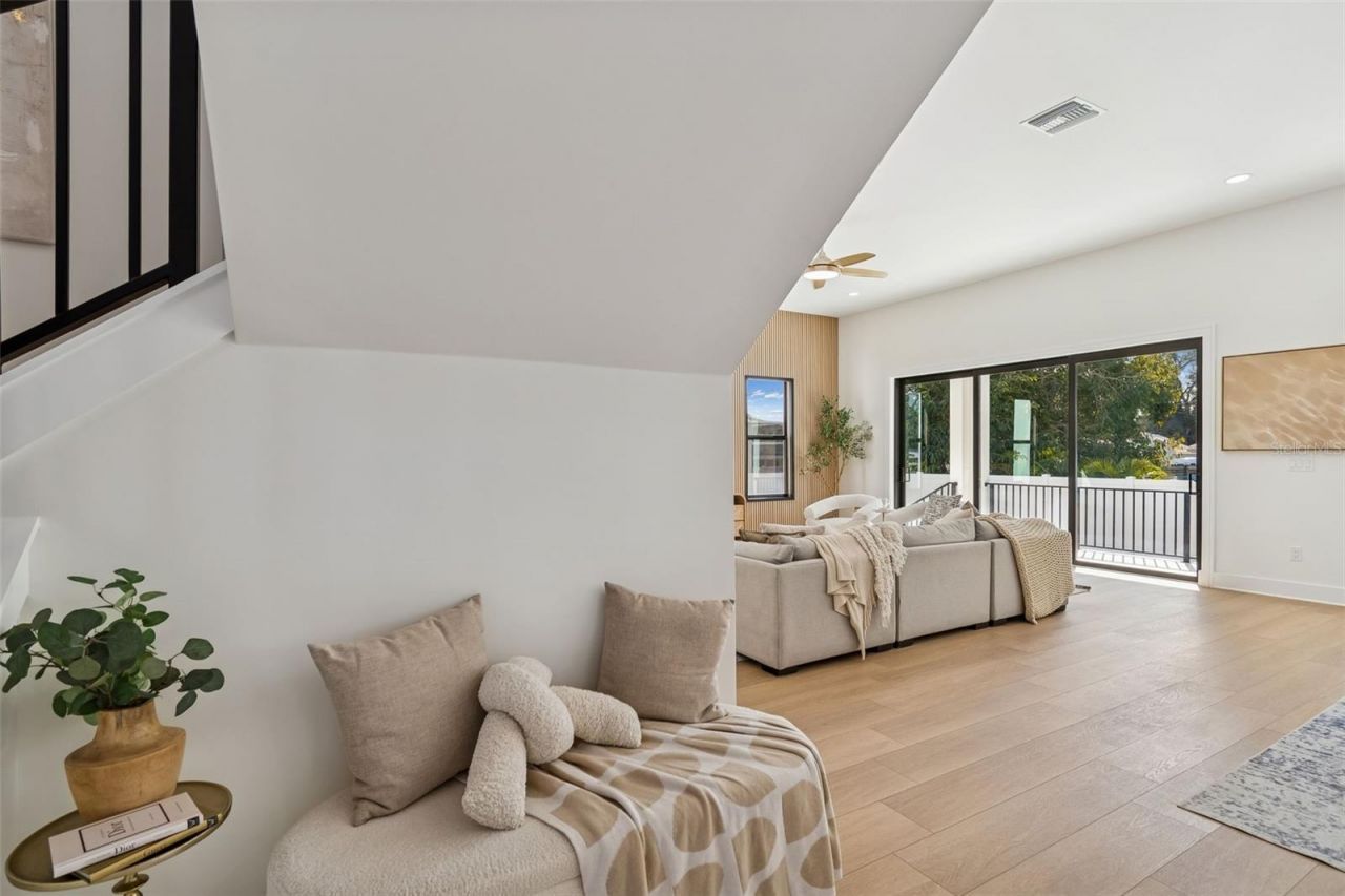 4714 W Leila Avenue, Tampa, FL 33616 Photo