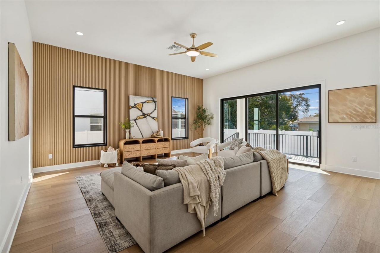 4714 W Leila Avenue, Tampa, FL 33616 Photo