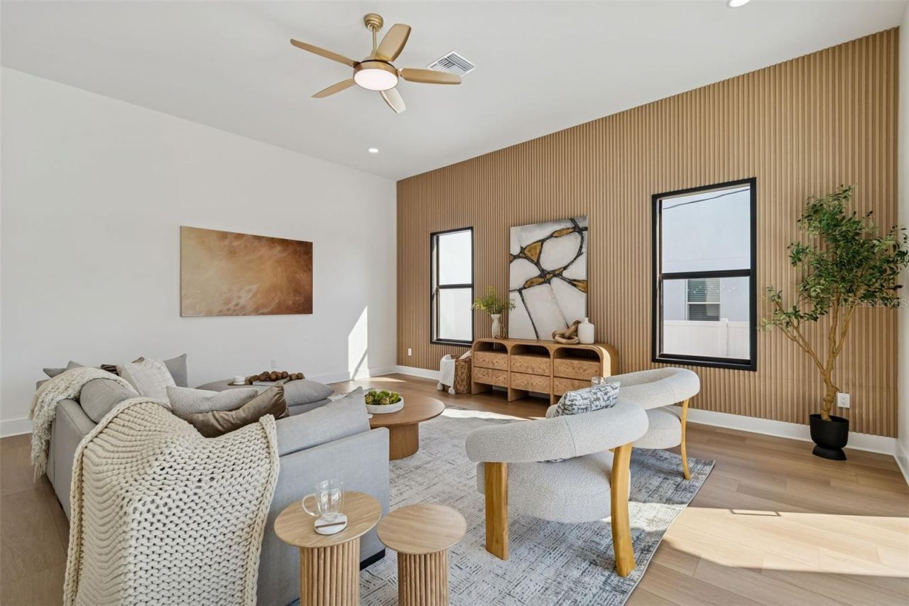 4714 W Leila Avenue, Tampa, FL 33616 Photo