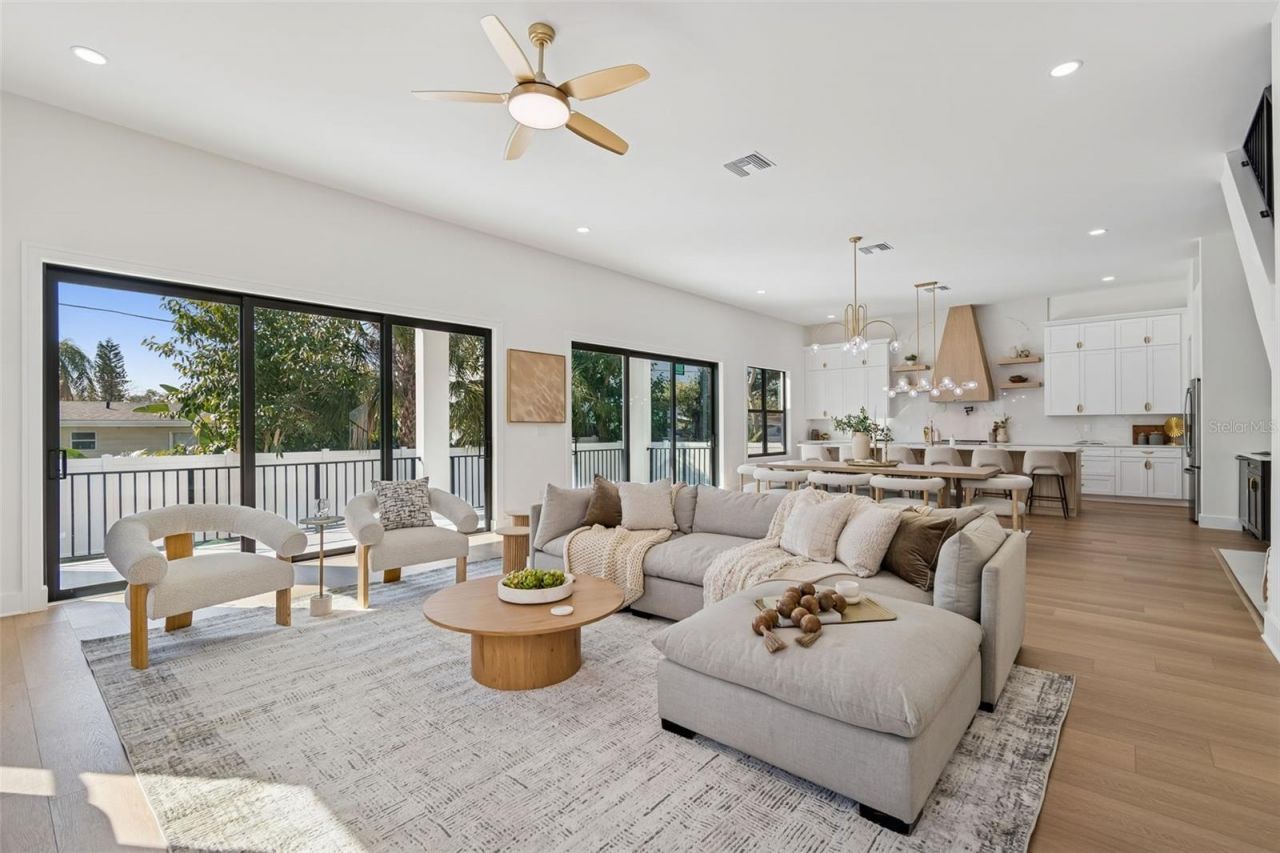 4714 W Leila Avenue, Tampa, FL 33616 Photo