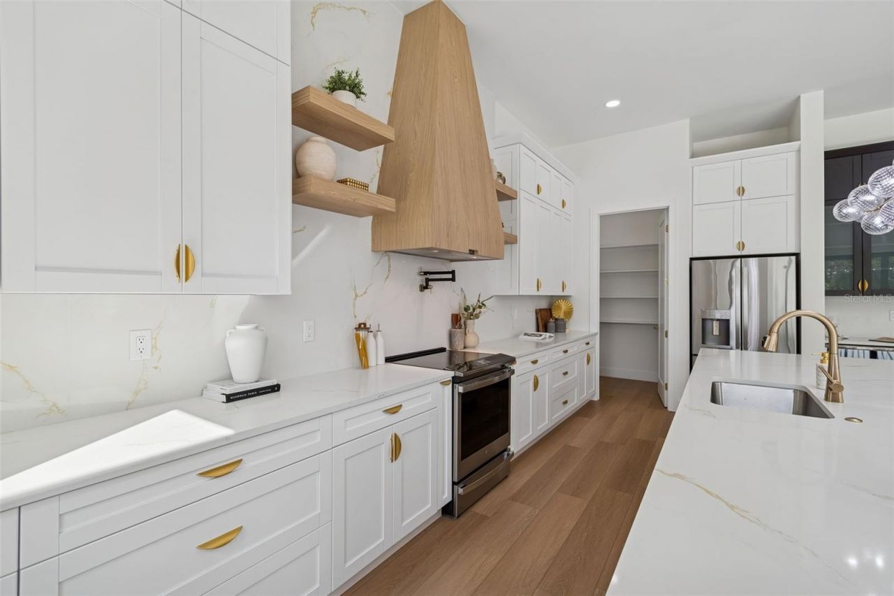 4714 W Leila Avenue, Tampa, FL 33616 Photo