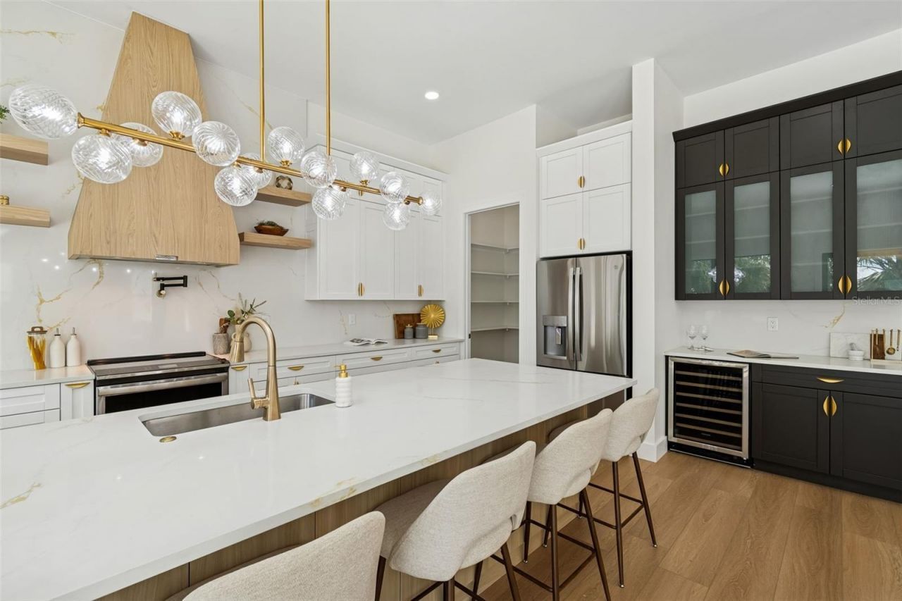 4714 W Leila Avenue, Tampa, FL 33616 Photo