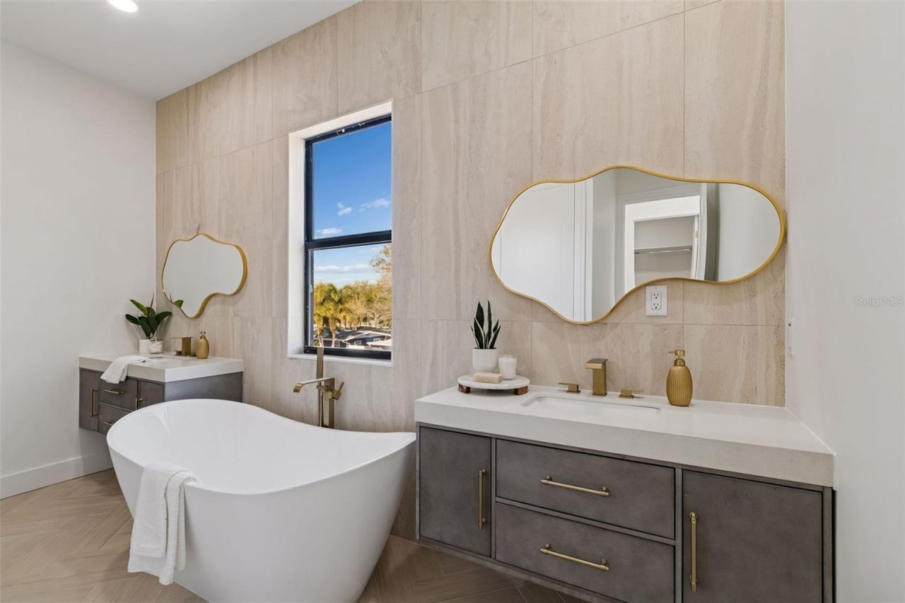 4714 W Leila Avenue, Tampa, FL 33616 Photo