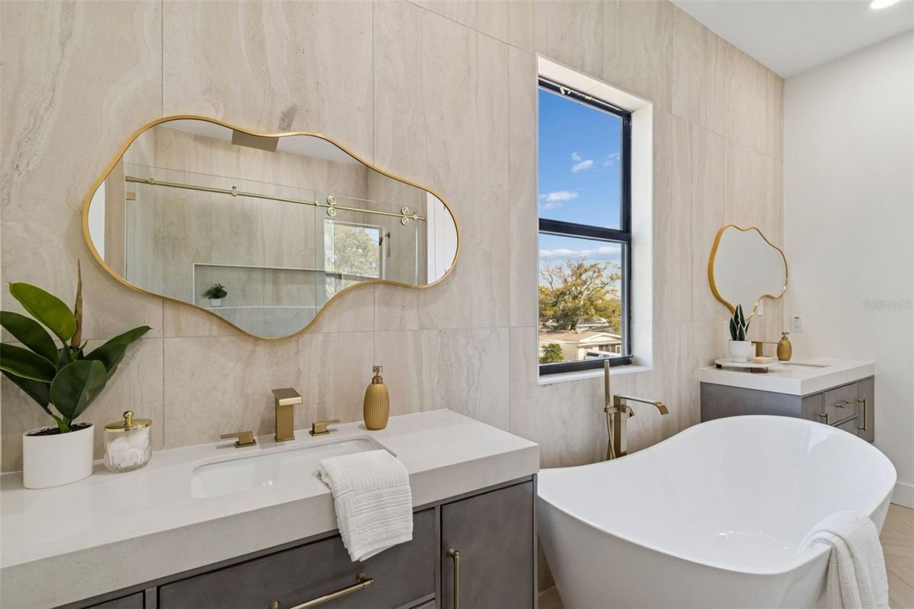 4714 W Leila Avenue, Tampa, FL 33616 Photo