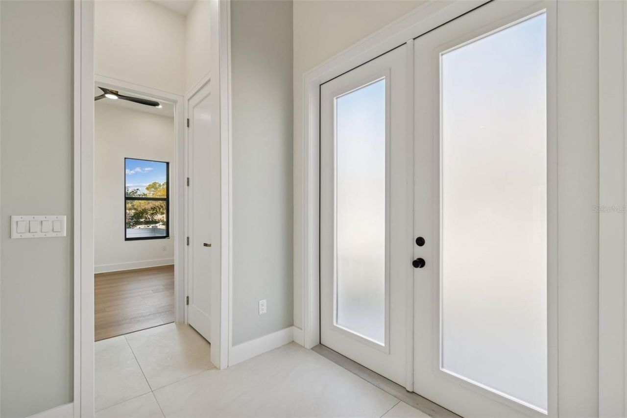 4714 W Leila Avenue, Tampa, FL 33616 Photo