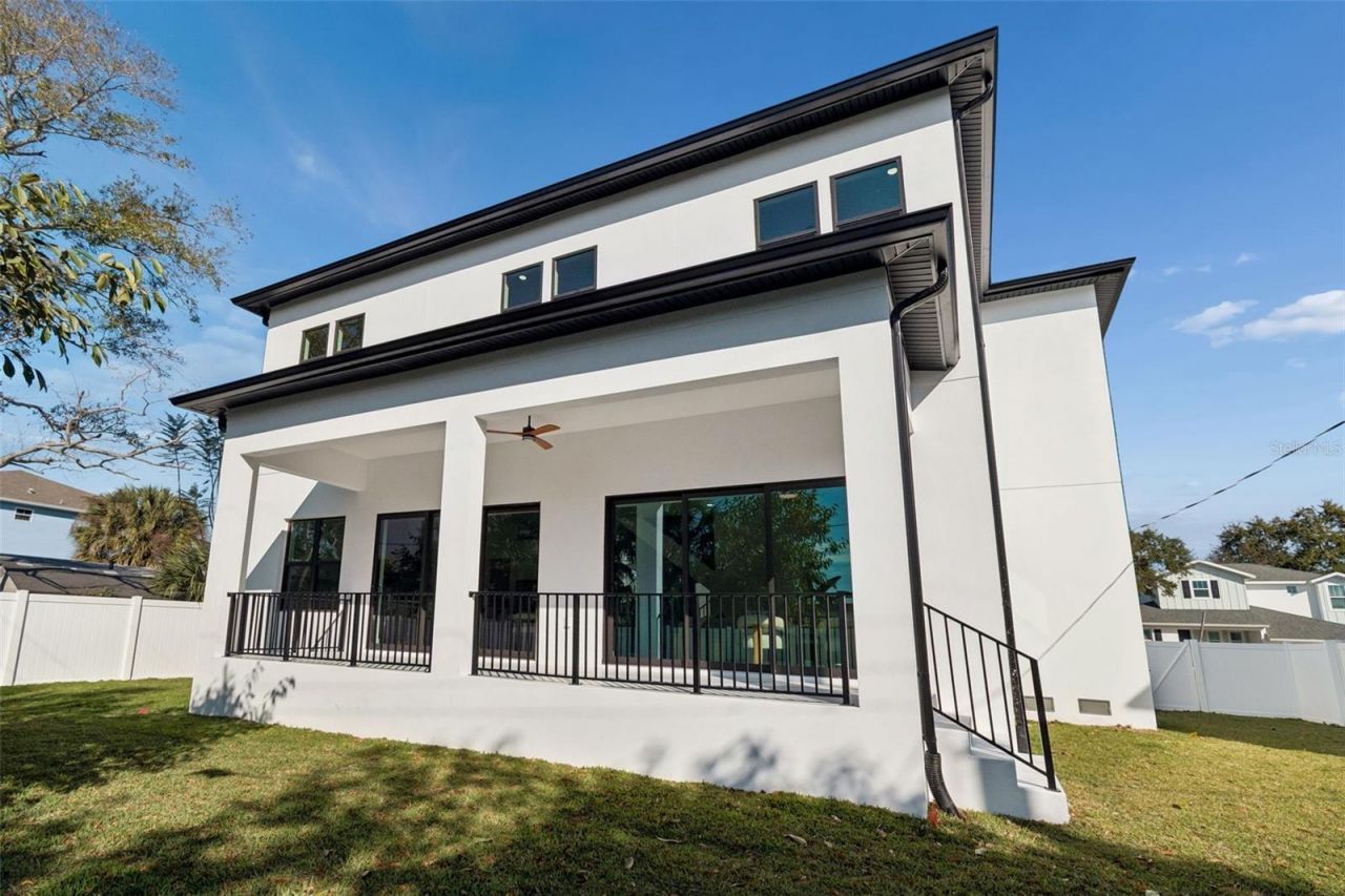 4714 W Leila Avenue, Tampa, FL 33616 Photo