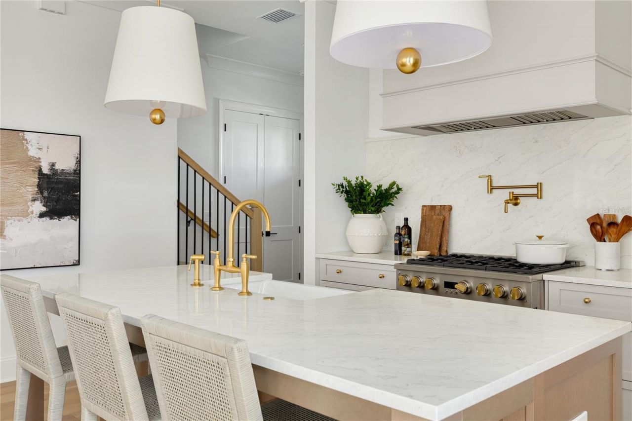 246 23rd Avenue Se, Saint Petersburg, FL 33705 Photo