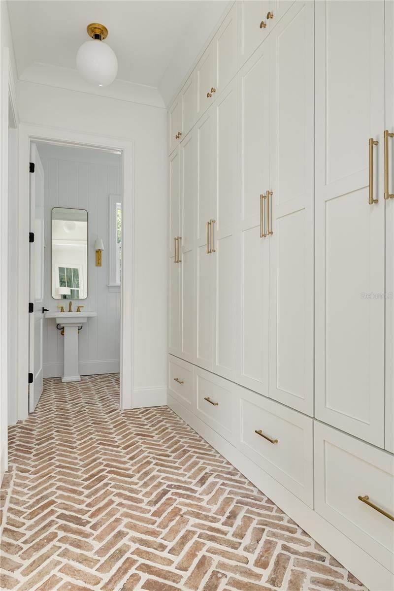 246 23rd Avenue Se, Saint Petersburg, FL 33705 Photo