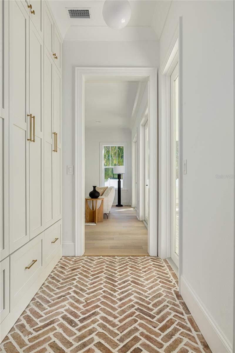 246 23rd Avenue Se, Saint Petersburg, FL 33705 Photo