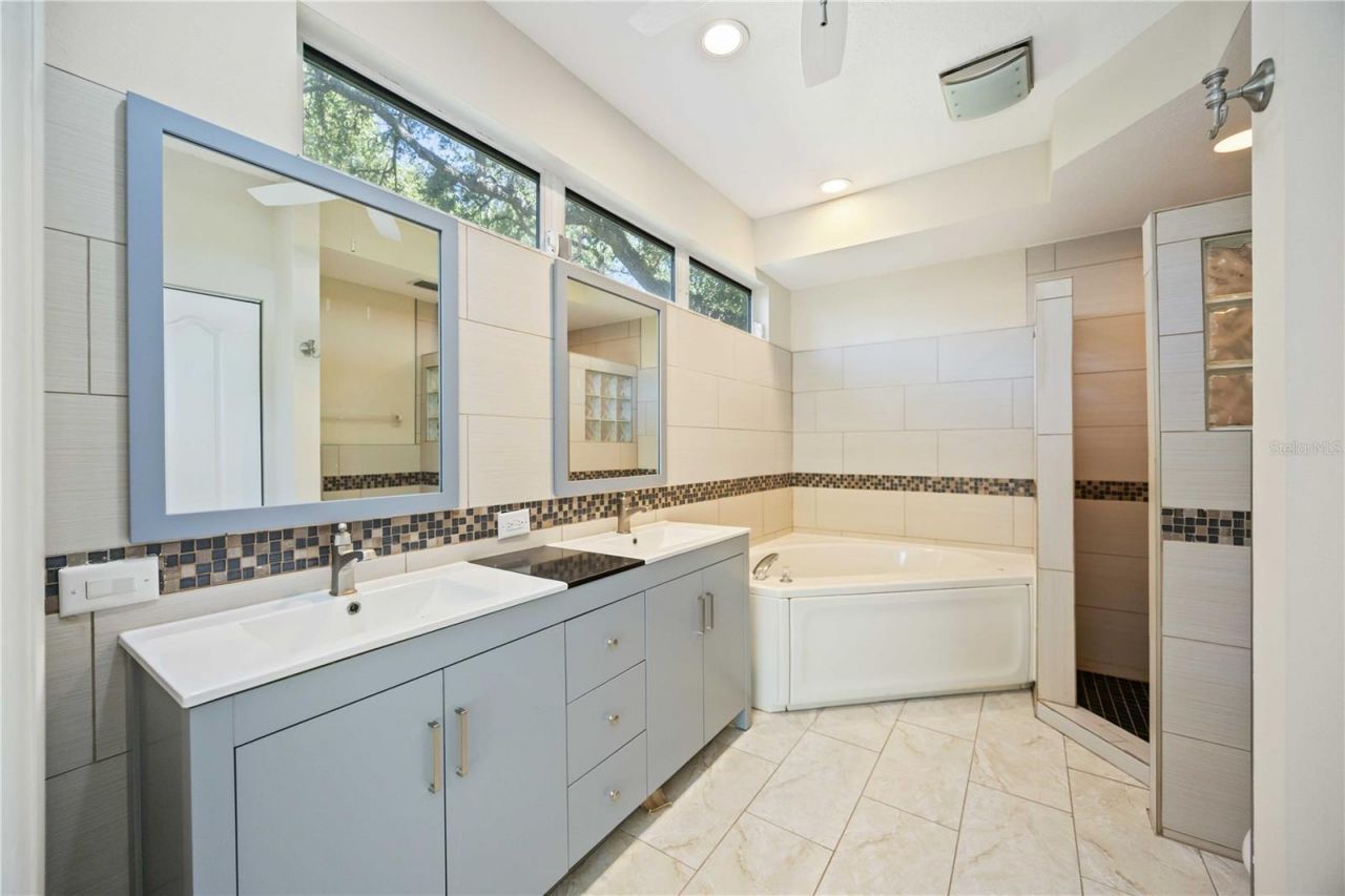 6905 Arbor Oaks Ct, Bradenton, FL 34209 Photo