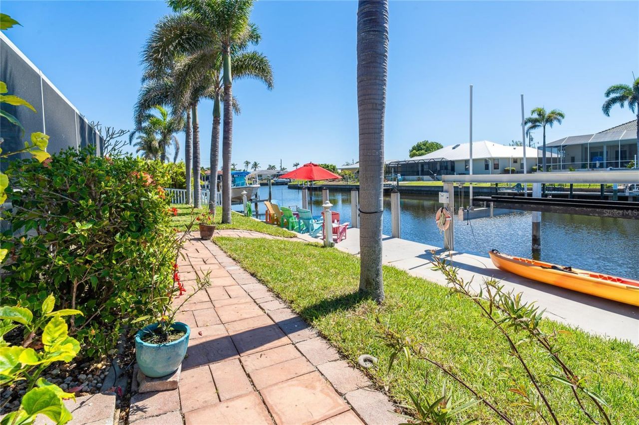 471 Capri Isles Court, Punta Gorda, FL 33950 Photo