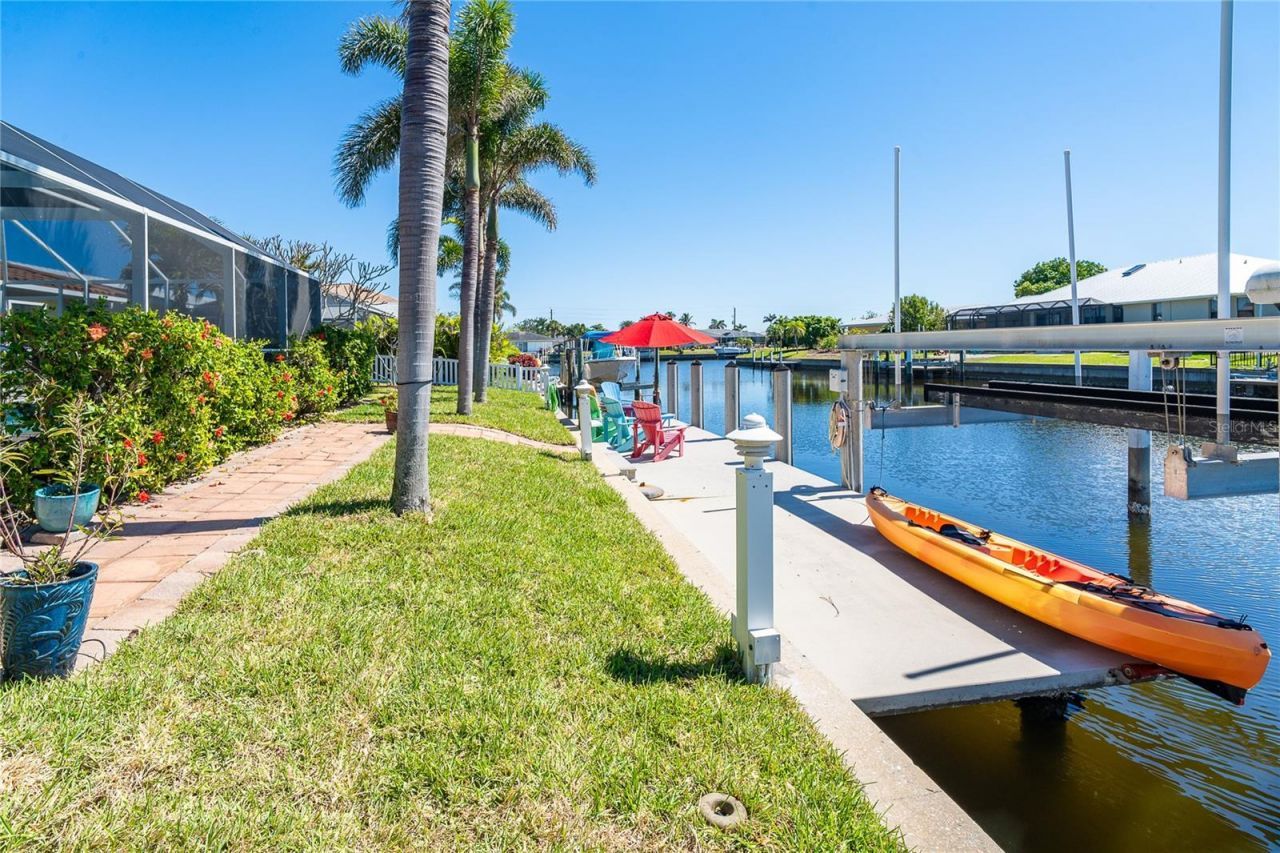 471 Capri Isles Court, Punta Gorda, FL 33950 Photo