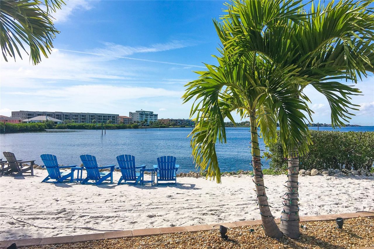 471 Capri Isles Court, Punta Gorda, FL 33950 Photo