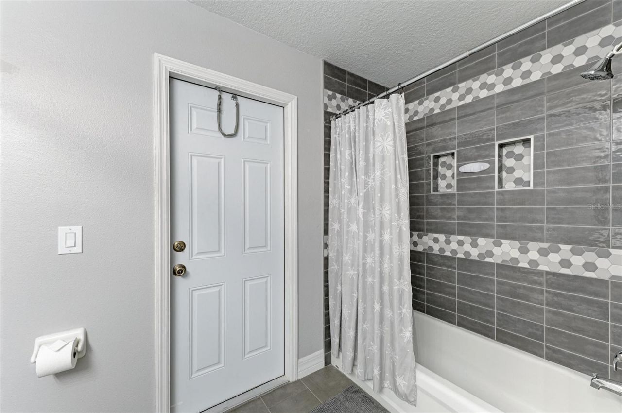 4966 Bookelia Circle, Bradenton, FL 34203 Photo