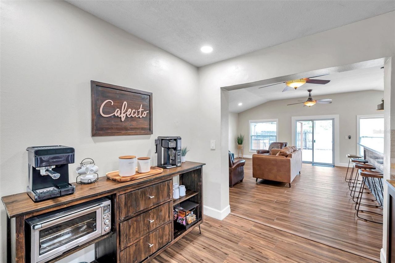 4815 Plantation Drive, Tampa, FL 33615 Photo