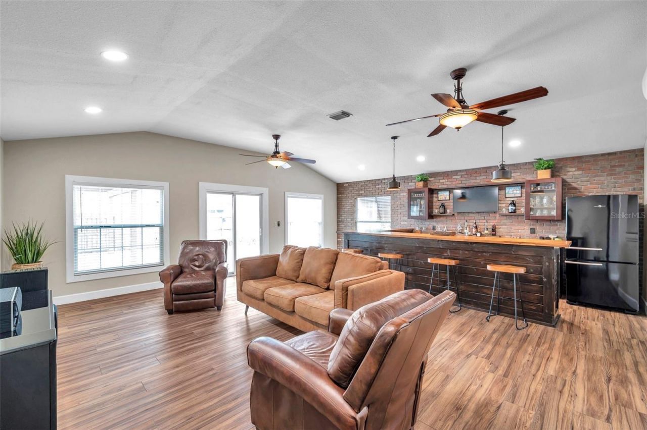 4815 Plantation Drive, Tampa, FL 33615 Photo