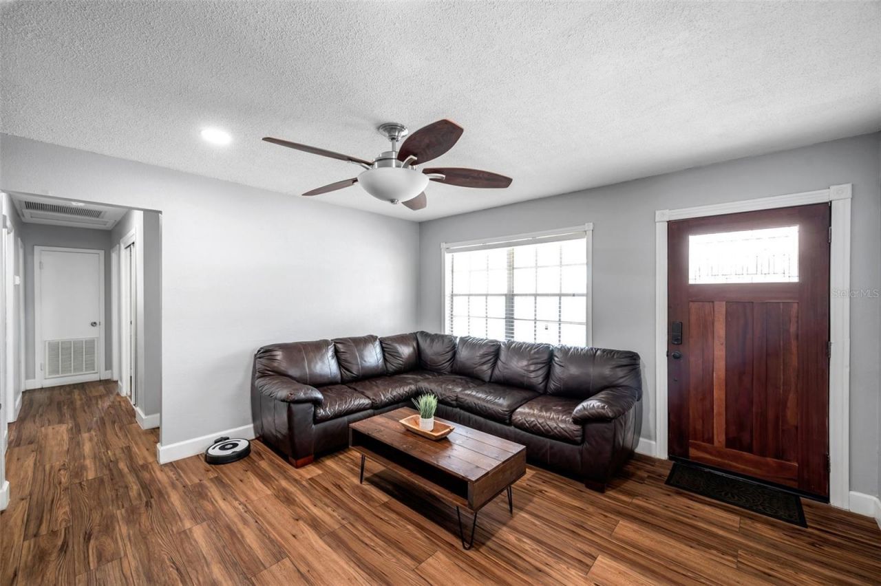 4815 Plantation Drive, Tampa, FL 33615 Photo