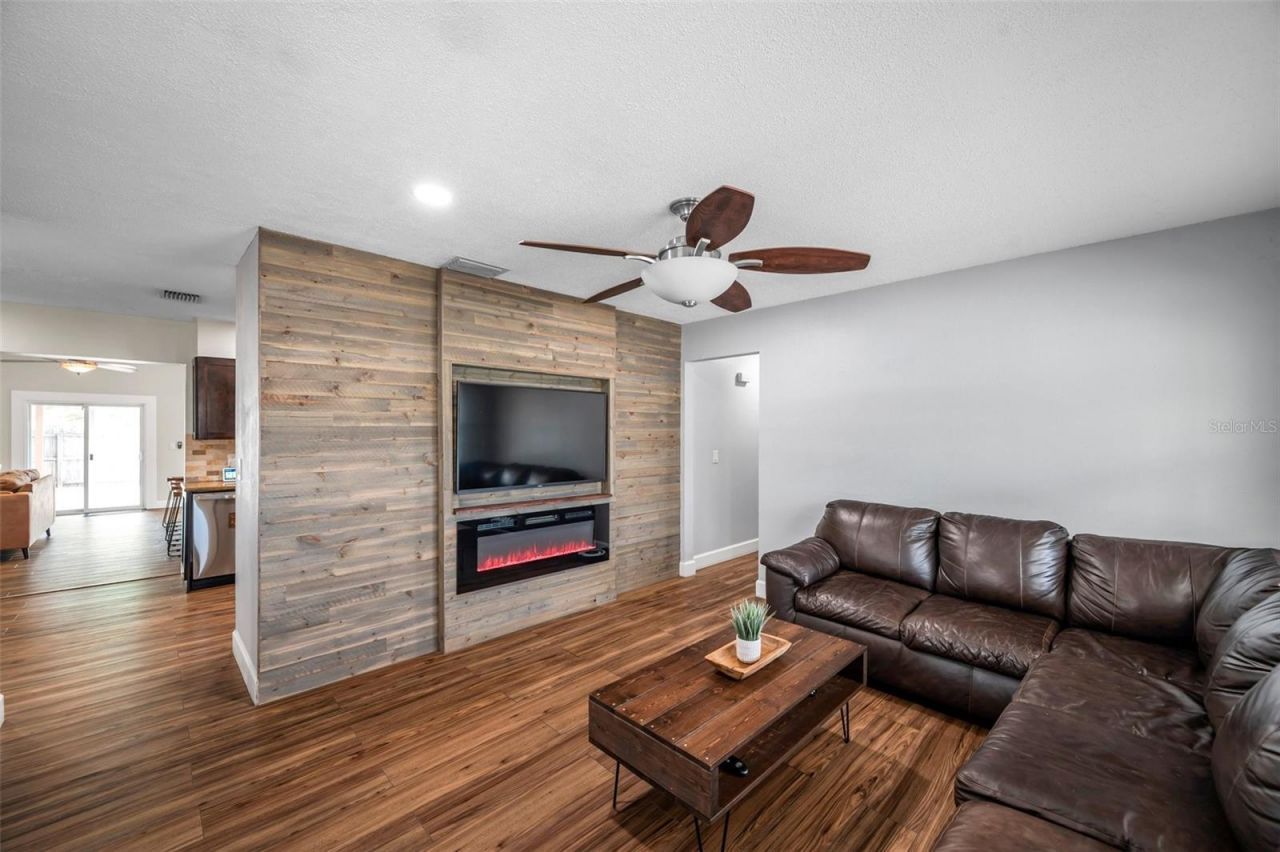 4815 Plantation Drive, Tampa, FL 33615 Photo