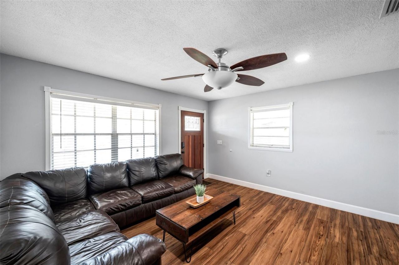 4815 Plantation Drive, Tampa, FL 33615 Photo