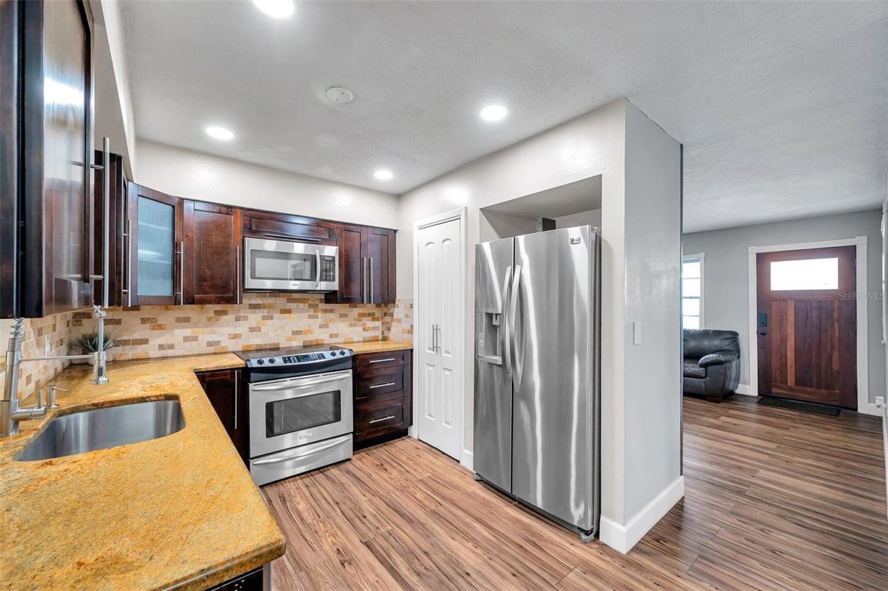 4815 Plantation Drive, Tampa, FL 33615 Photo