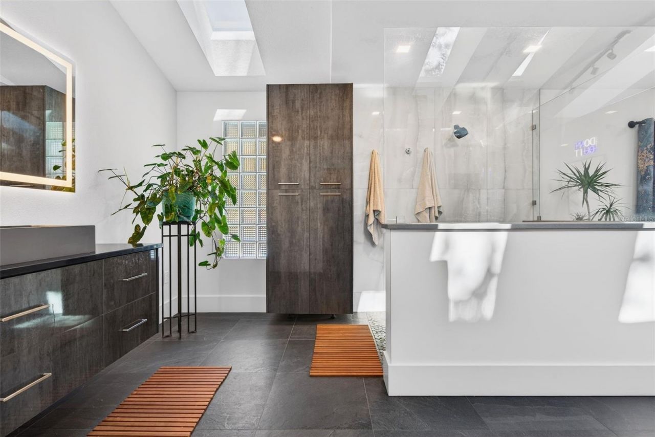 2392 Landings Circle, Bradenton, FL 34209 Photo