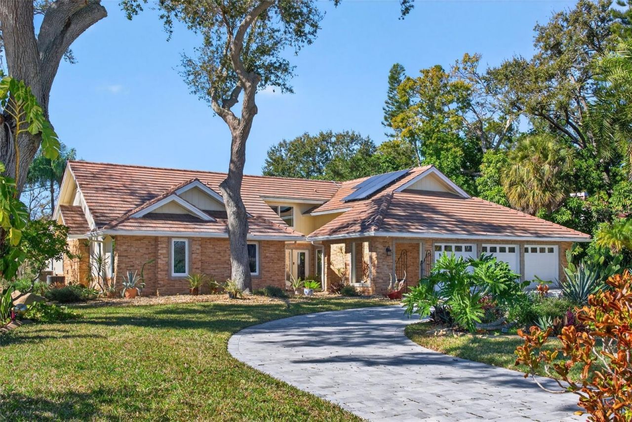 2392 Landings Circle, Bradenton, FL 34209 Photo
