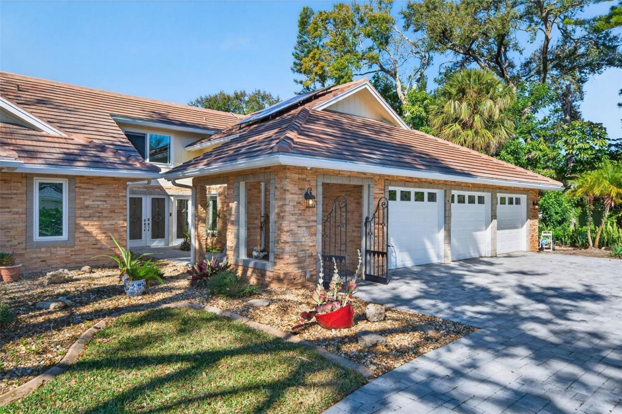 2392 Landings Circle, Bradenton, FL 34209 Photo