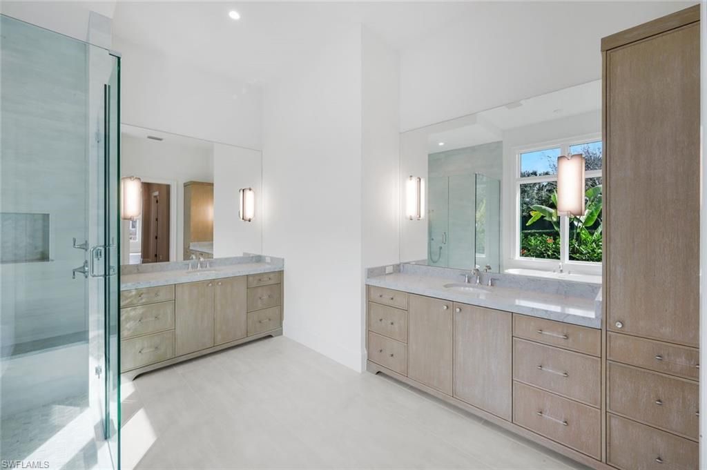 16728 Enclave Cir, Naples, FL 34110 Photo