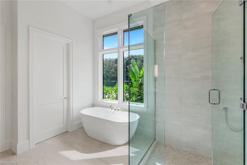 16728 Enclave Cir, Naples, FL 34110 Photo