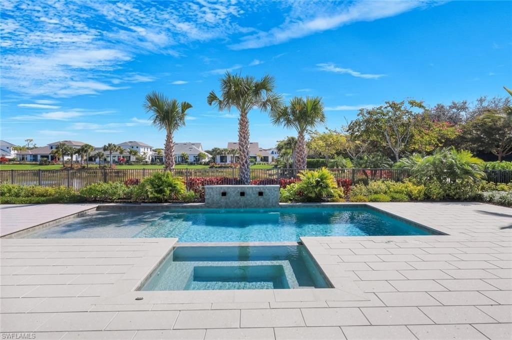 16728 Enclave Cir, Naples, FL 34110 Photo