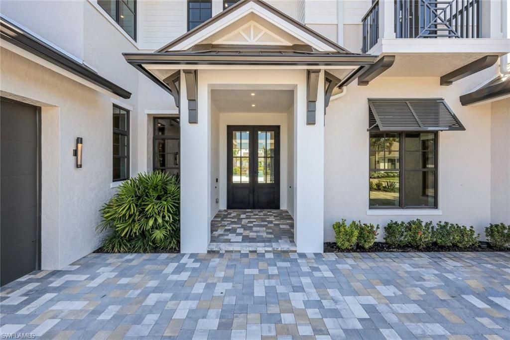 16728 Enclave Cir, Naples, FL 34110 Photo