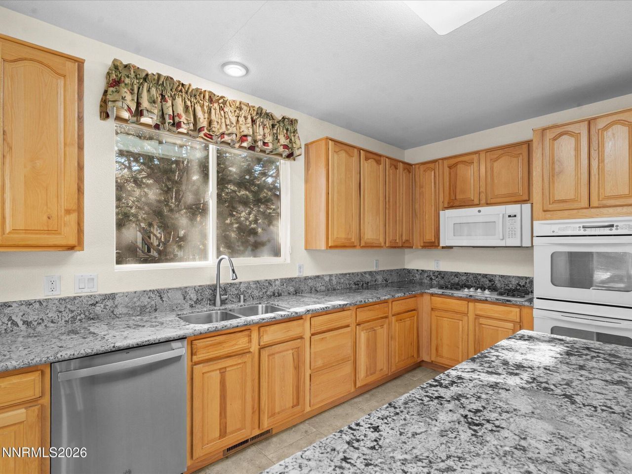 5860 E Hidden Valley Drive, Reno, NV 89502 Photo