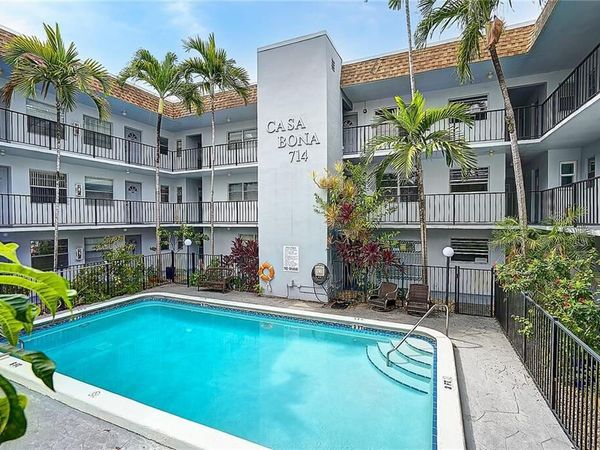 714 NE 10th Street, Unit 205, Hallandale Beach, FL 33009