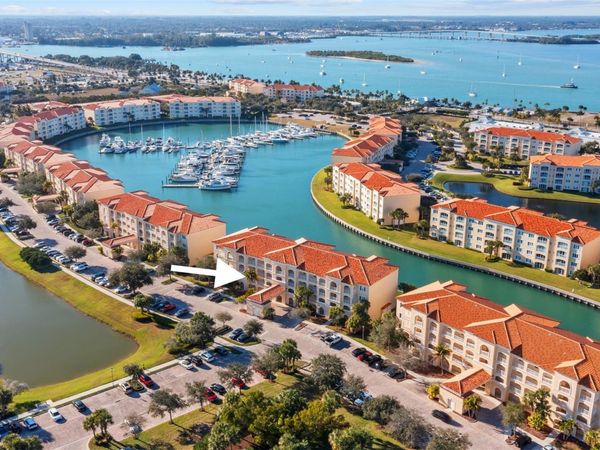 18 Harbour Isle Dr, Unit 203, Fort Pierce, FL 34949