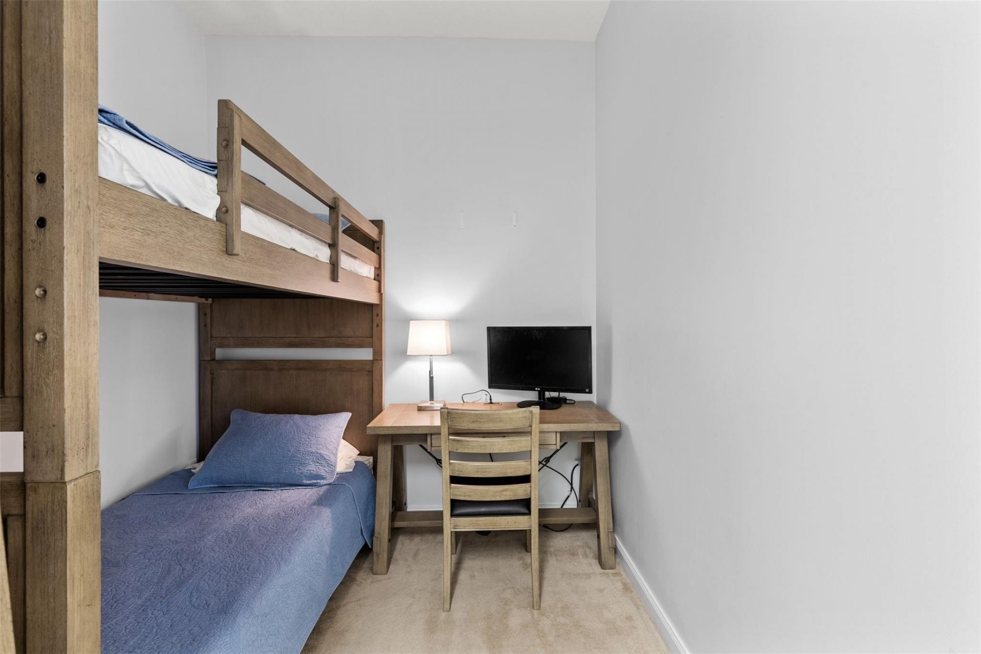 18 Harbour Isle Dr, Unit 203, Fort Pierce, FL 34949 Photo