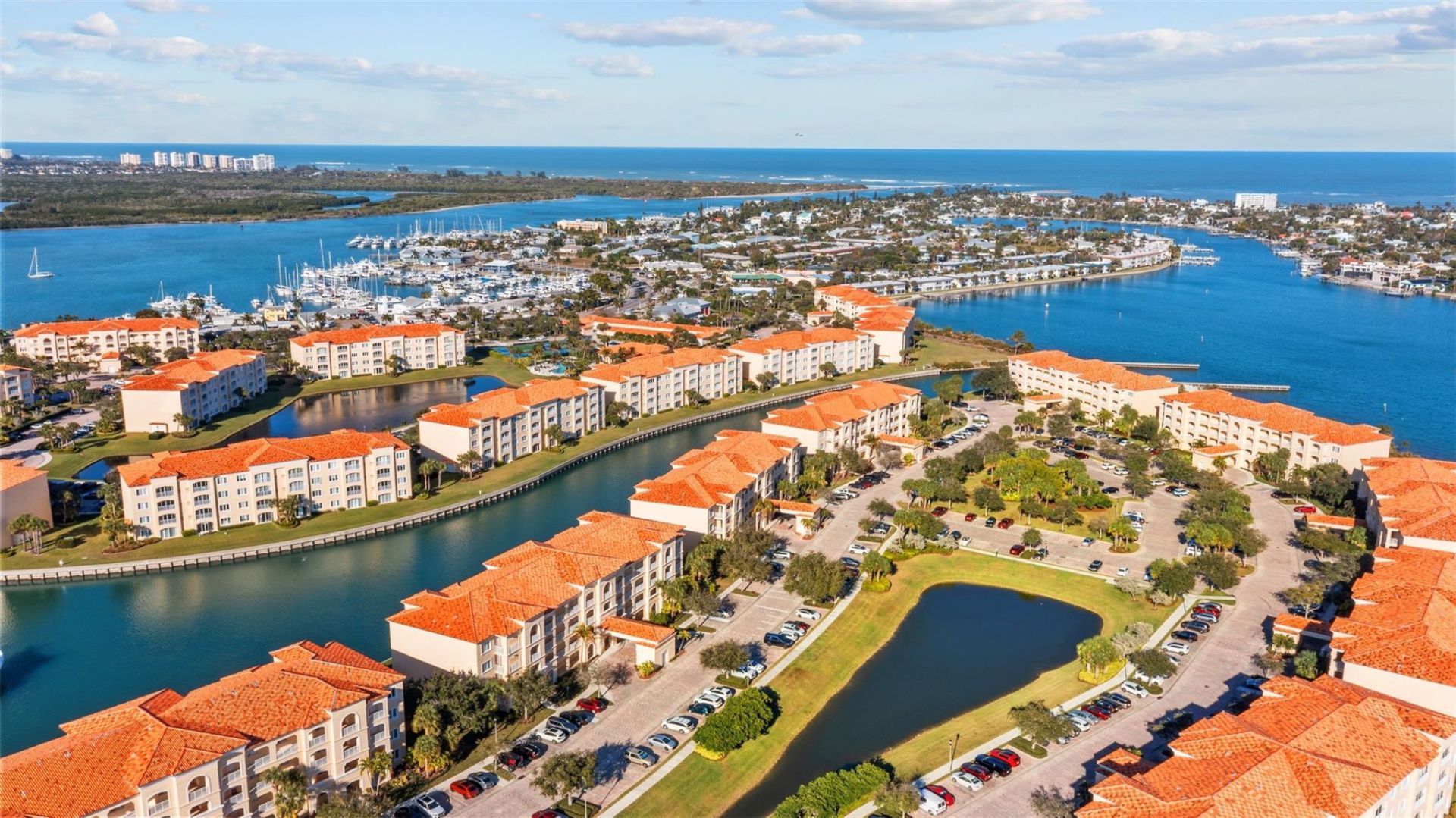 18 Harbour Isle Dr, Unit 203, Fort Pierce, FL 34949 Photo