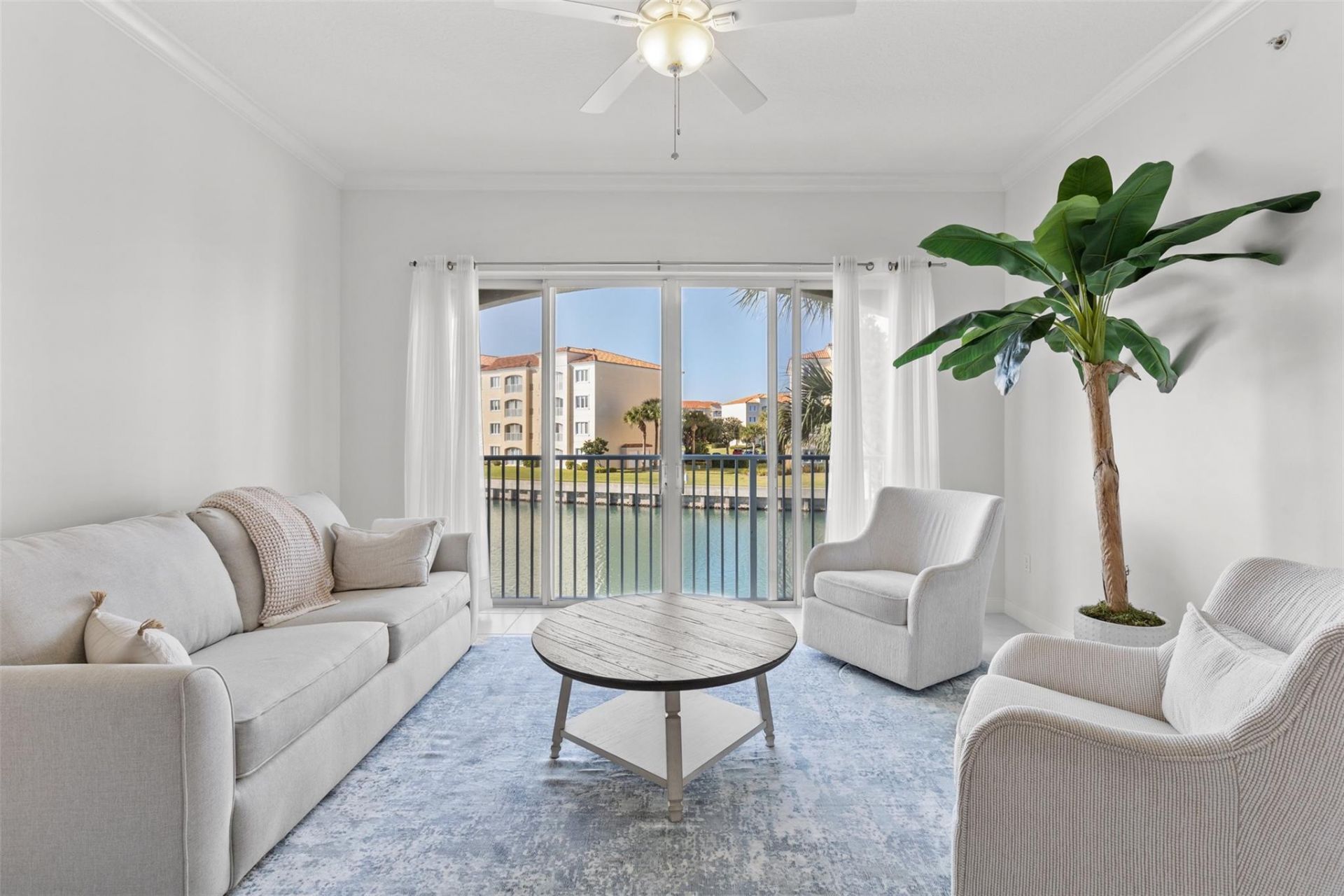 18 Harbour Isle Dr, Unit 203, Fort Pierce, FL 34949 Photo