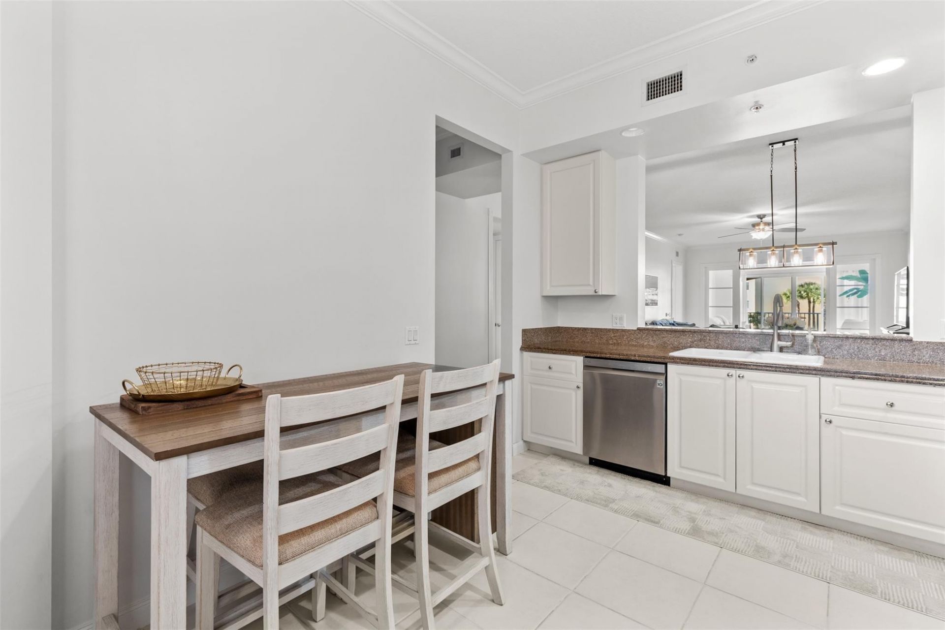 18 Harbour Isle Dr, Unit 203, Fort Pierce, FL 34949 Photo