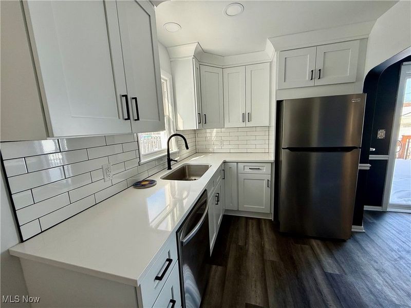 11011 Wallingford Avenue, Garfield Heights, OH 44125 Photo 10