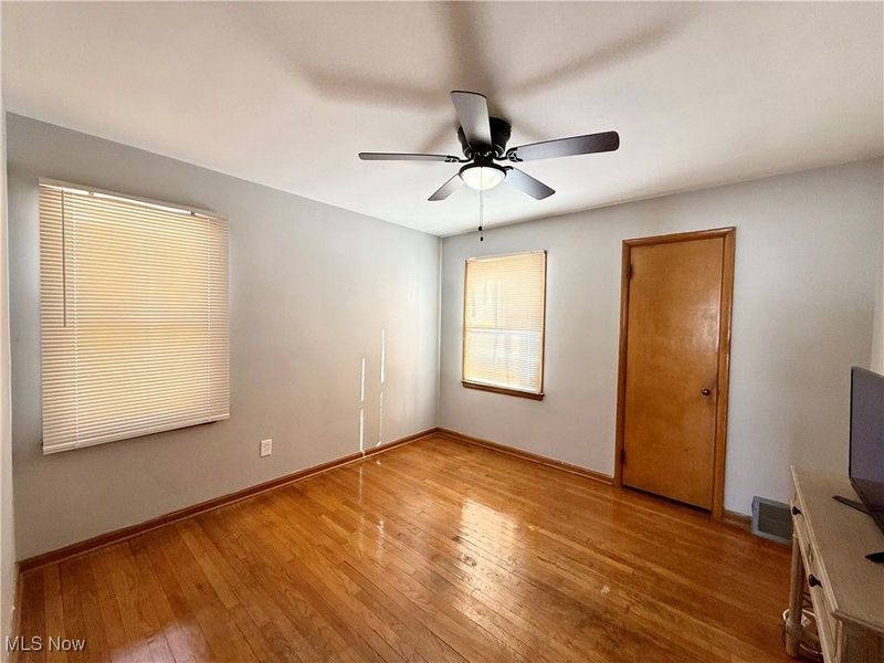 11011 Wallingford Avenue, Garfield Heights, OH 44125 Photo 17