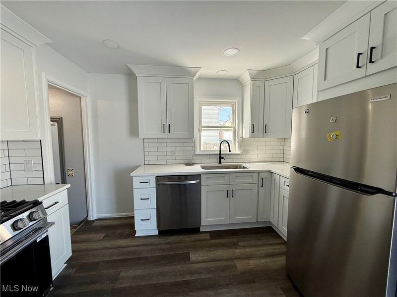 11011 Wallingford Avenue, Garfield Heights, OH 44125 Photo 8