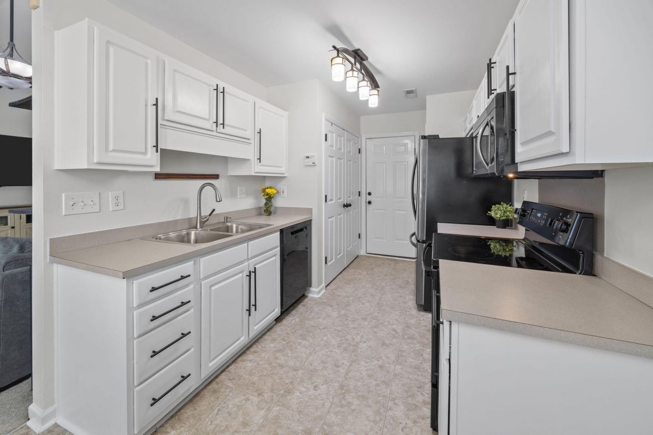 1204 Raptor Drive Photo 6