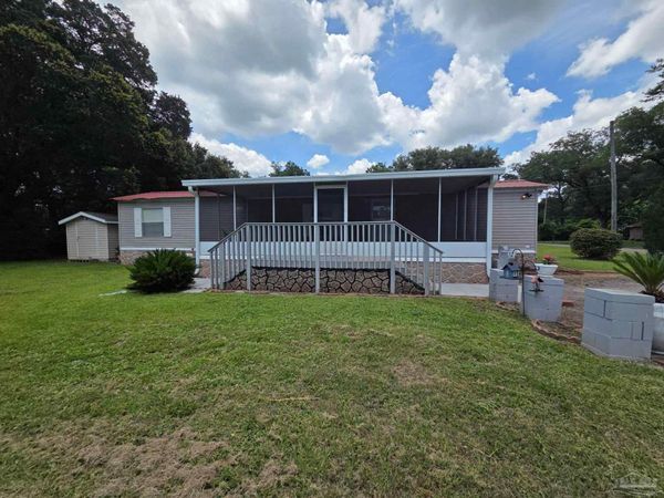 4505 Edgewood Dr, Milton, FL 32583