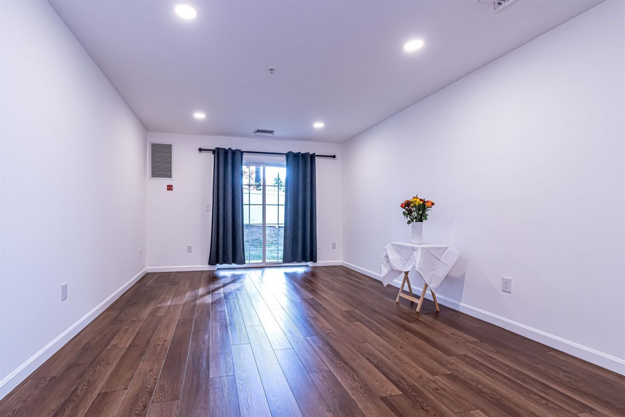 65 Fordway Extension, Derry, NH 03038 Main Photo